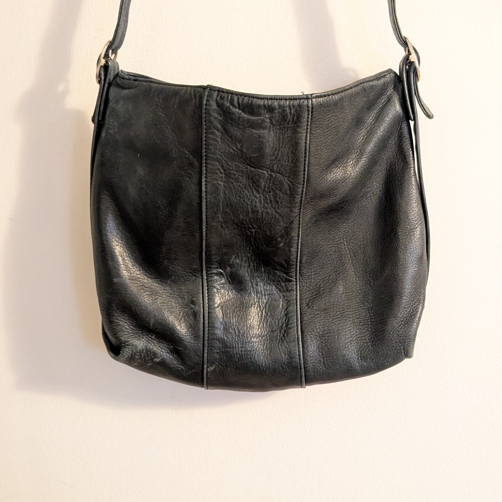 Elegant Black Leather Shoulder Bag